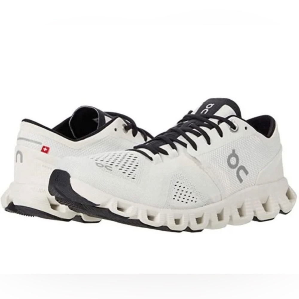 On Cloud Running Shoes - Women’s Size 9.5 - Black and White